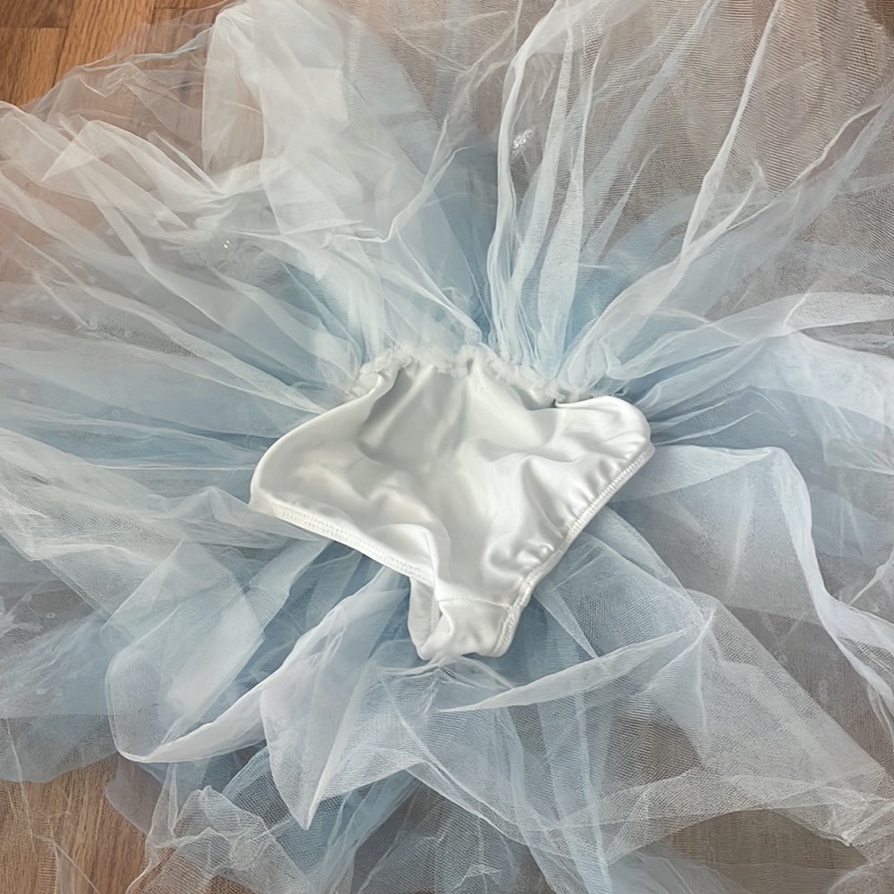 Dance - Picture 4 of 8